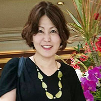 スタイリスト：新垣美千代